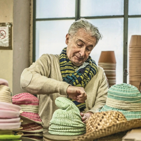 RAFFAELLO BETTINI HAT - Picture 9 of 9